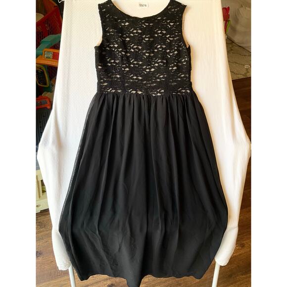 Sweet Storm Women Maxi Dress size M Black with Lace Sleeveless Cut Out Waist NWT - Picture 9 of 9